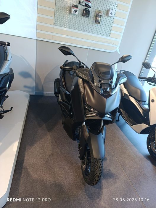 Vânzare  scuter XMAX 125 Tech MAX  cu porbagaj