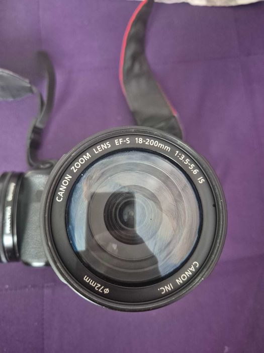 Продавам фотоапарат Canon eos 60D