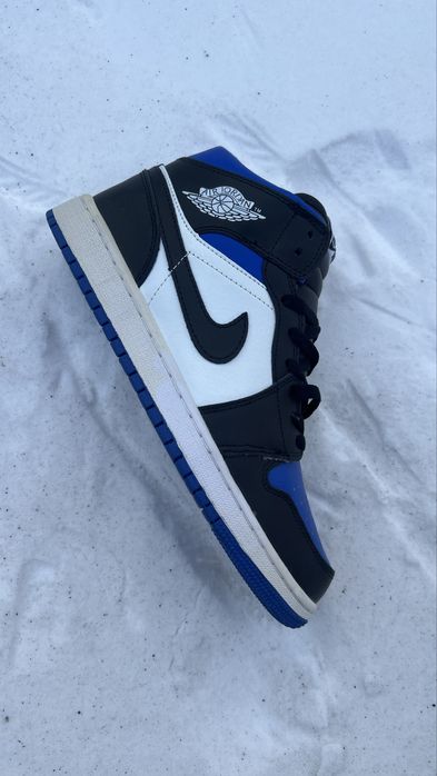 Кроссовки Nike и Adidas