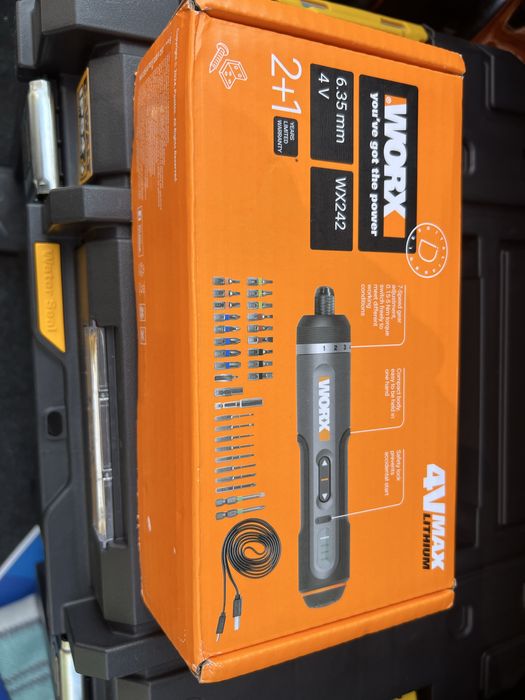 Продам электроотвертку WORX WX242