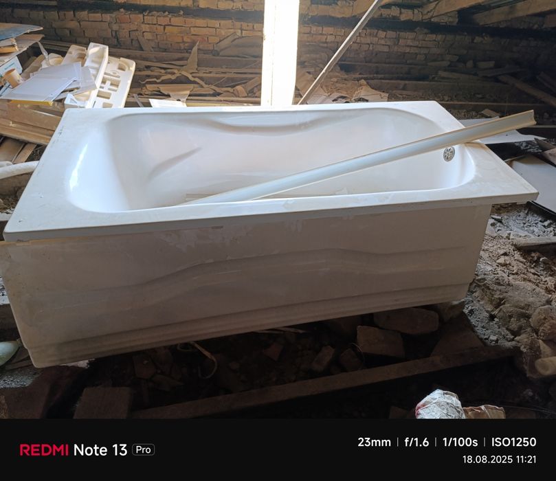 Продам акриловую ванну