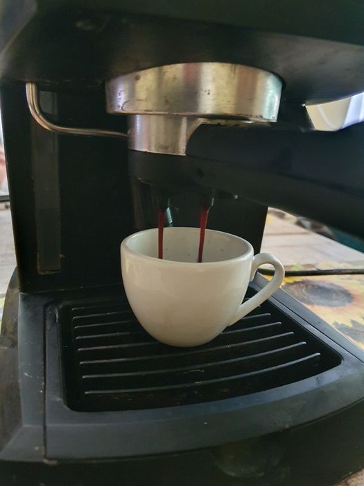 Продавам кафемашина делонги delonghi ec 150