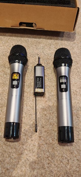Set 2 microfoane wireless Tonor