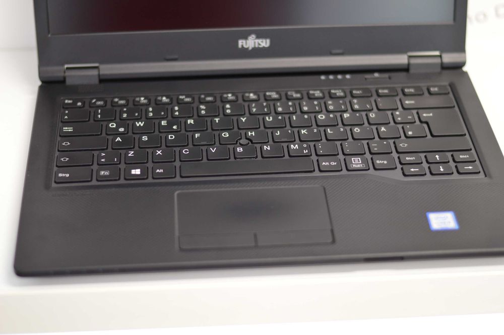 Fujitsu LifeBook E449 - Intel Core i3-8130U / 8GB RAM DDR4 / 256GB SSD