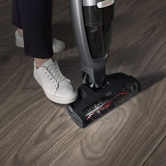 Aspirator fără fir vertical AEG QX8-2-ANIM 2 în 1