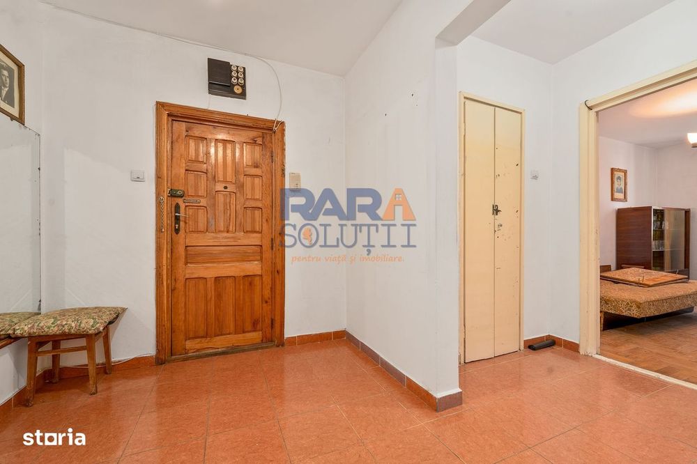 3 camere, etaj 1, lângă Primărie