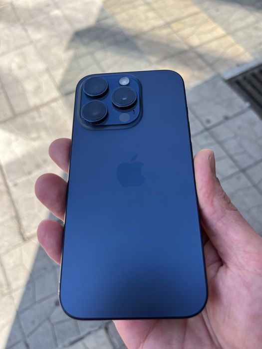 Продавам iphone 15 pro