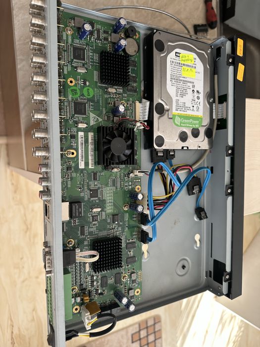 DVR Dahua + 3 броя камери за видеонаблюдение