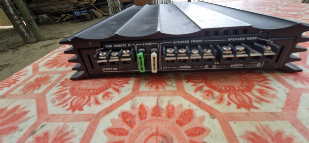 Vand amplificator auto