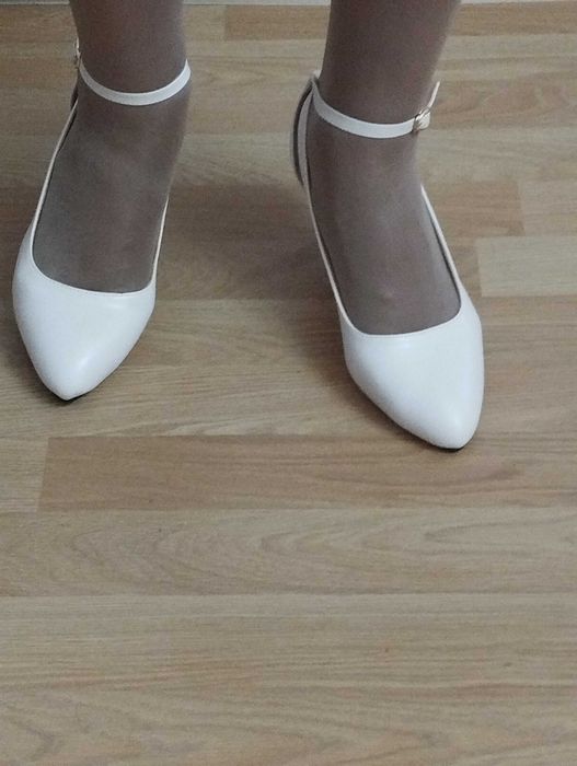 Продам новые удобные босоножки.