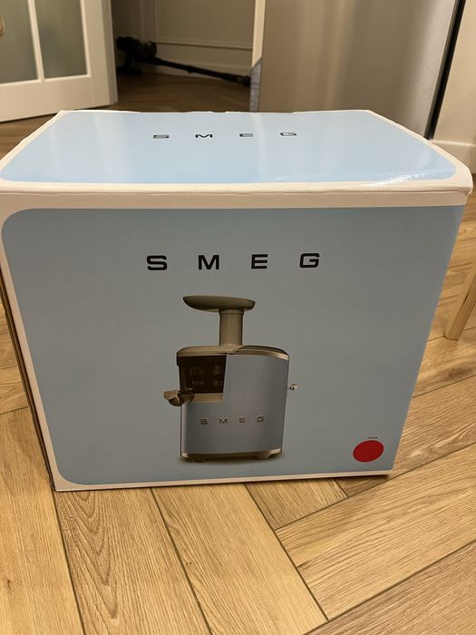 Продается соковыжималка SMEG