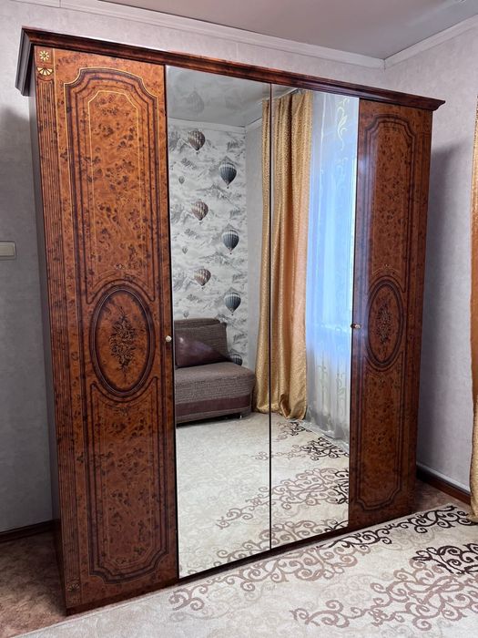 Спальный гарнитур