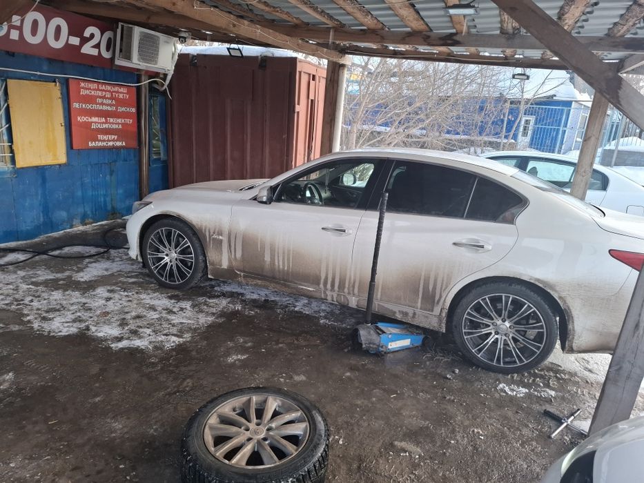 Продам диски с резиной r19