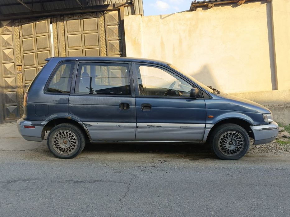 Mitsubishi Space runner 1991