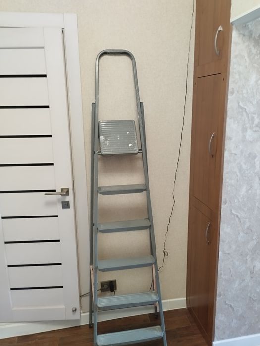 Продам стремянку 1.3 метра