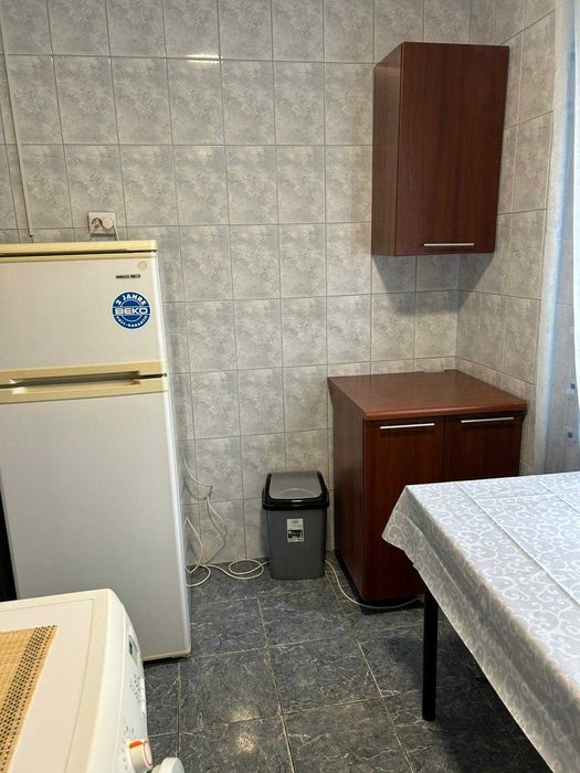 Particular inchiriez garsoniera zona Gorjului,et. 1/4, utilata complet