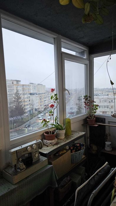 Vand apartament 3 camere ,decomandat, Bibescu Vodă,et.6,incalzire centralizata conf 1 - Pitesti
