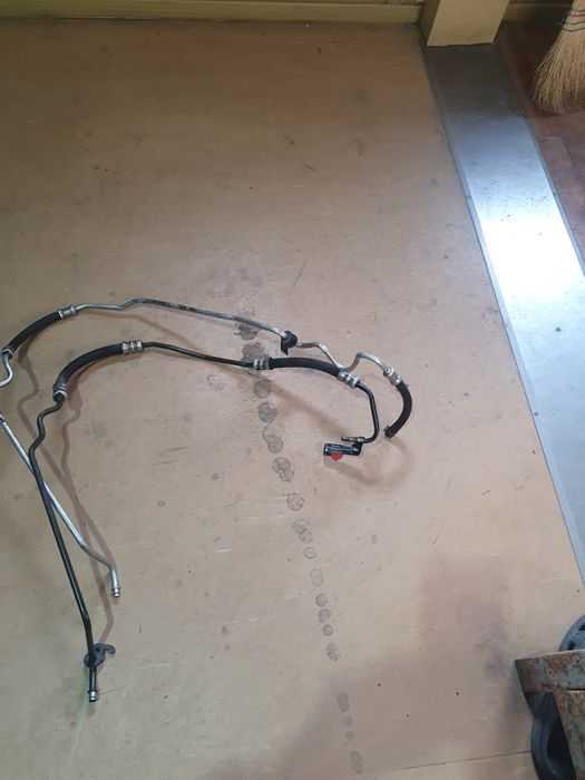 Pompa si conducte servo