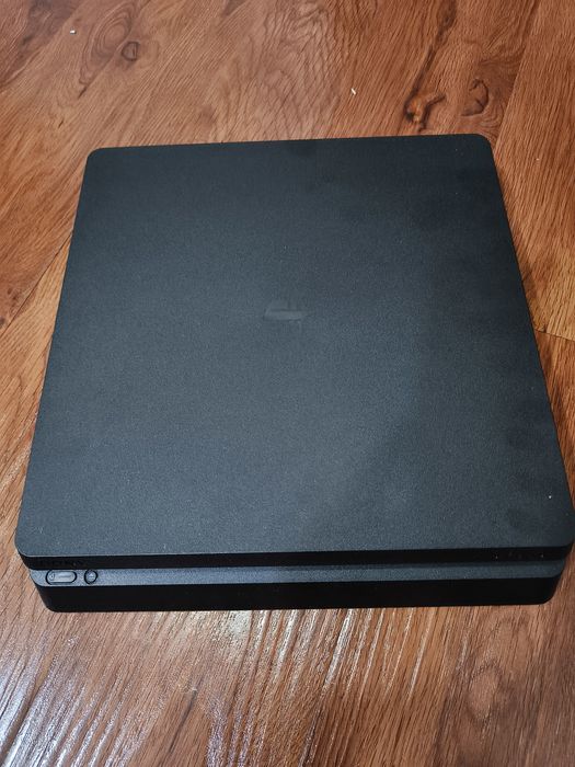 Yangi PlayStation 4 sotiladi