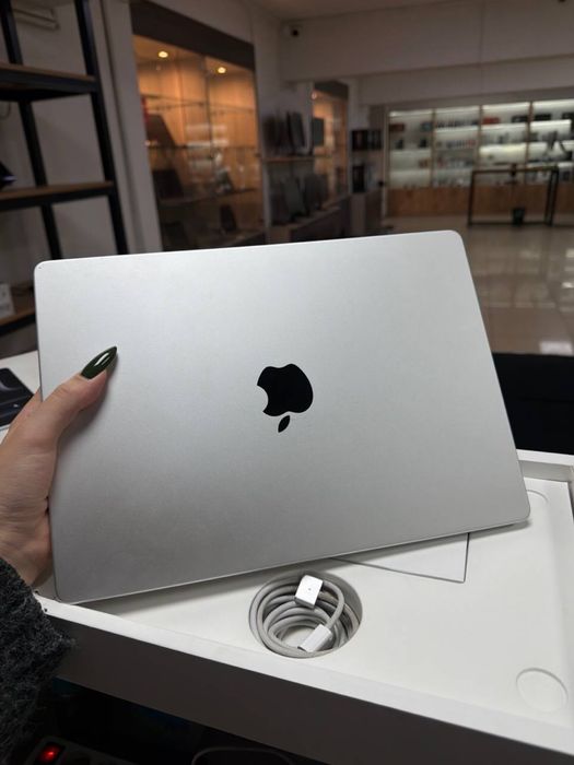 MacBook Pro M3 Pro 14 дюйм