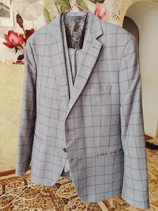 Продам Тройка костюм