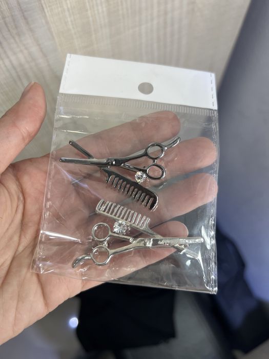 Парикмахерская брошь, с камнем Сваровски