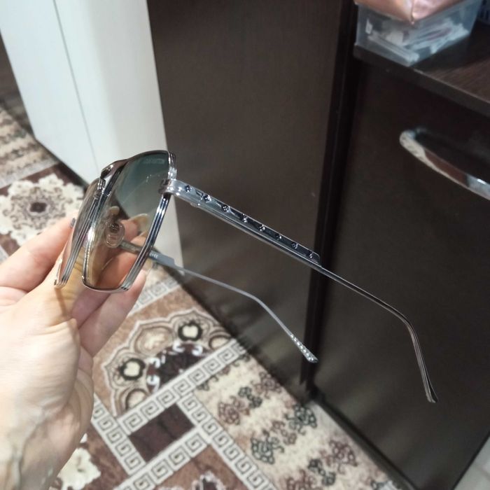 Продам очки солнцезащитные