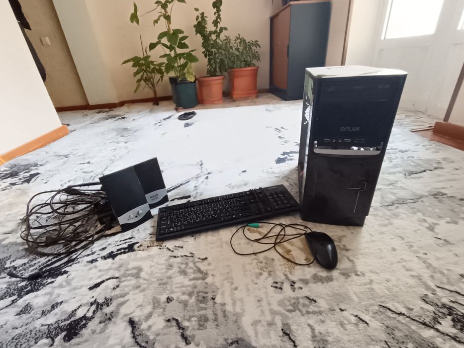 Продаётся процессор от компьютера колонка клавиатура и мышка