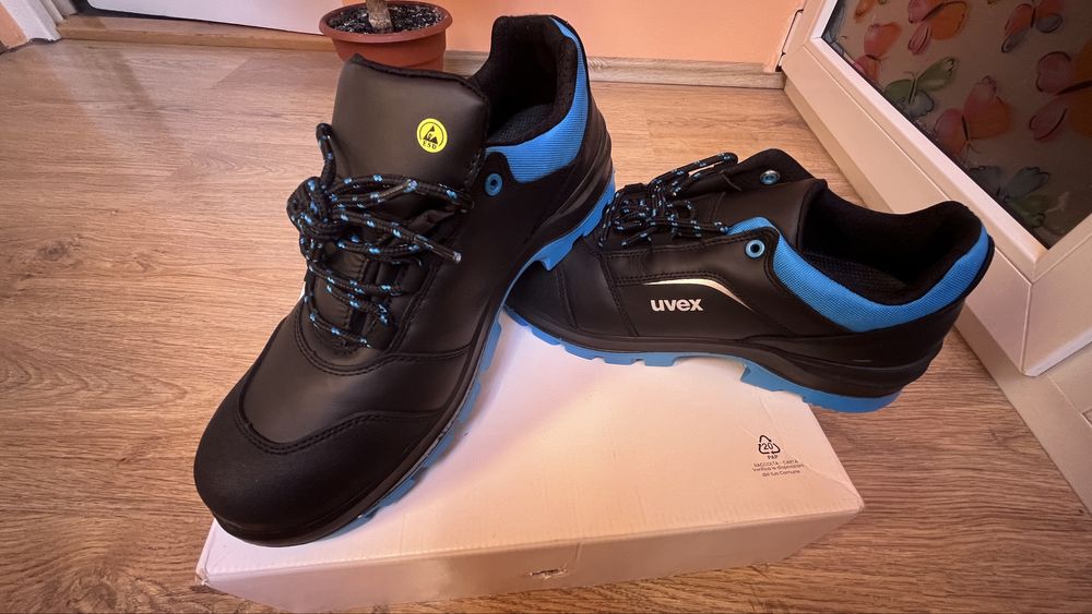 De vanzare Uvex 43 nou