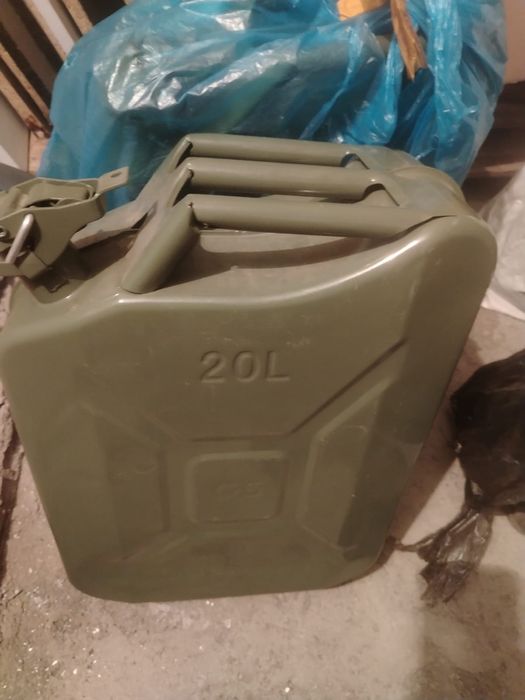 Канистра для бензина