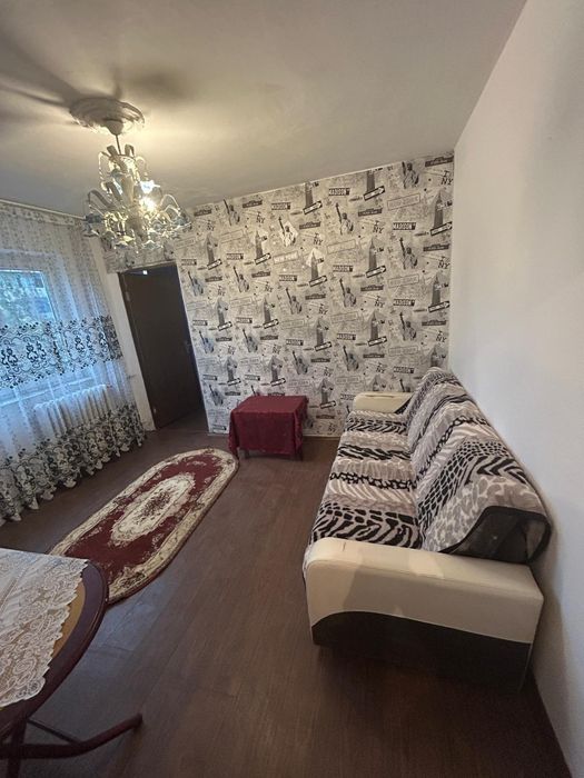 Apartament semidecomandat