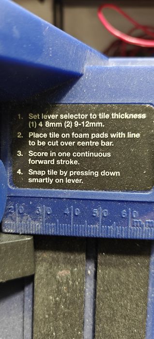 Машинка за рязане на фаянс и теракот