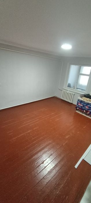 24микрайонда еки болмели дом асты усти болек сонын биринши этаждагы