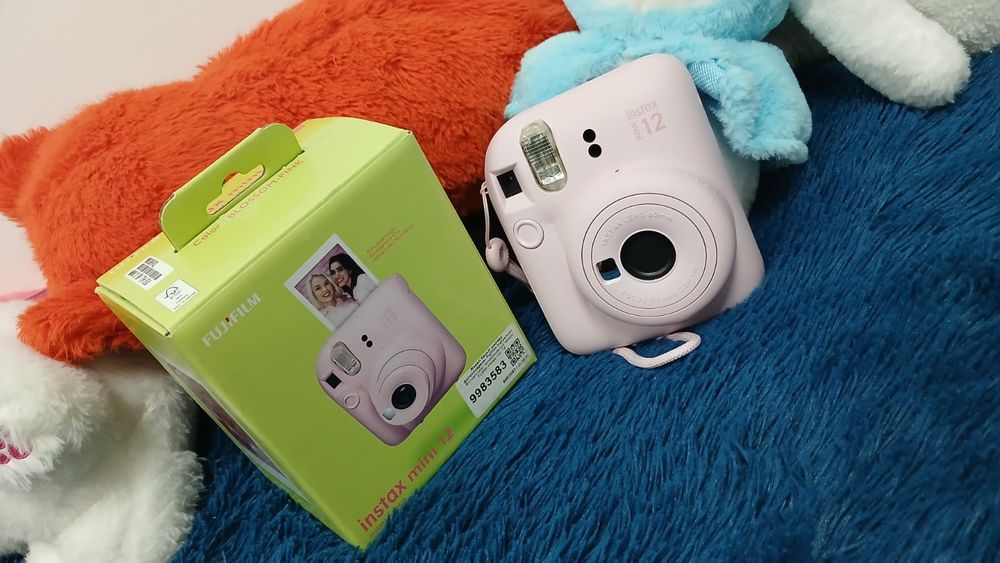 Продам Fujifilm Instax Mini 12