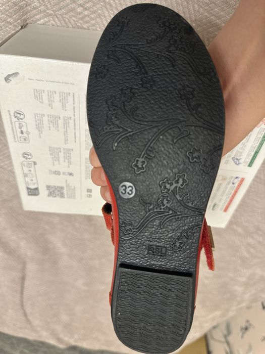 Продам новые кожанные туфли