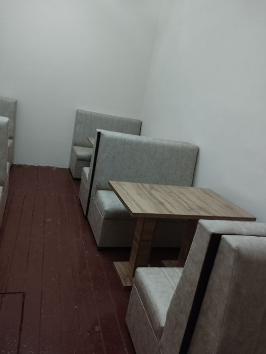 Cafe uchun mebel komplekt sotiladi