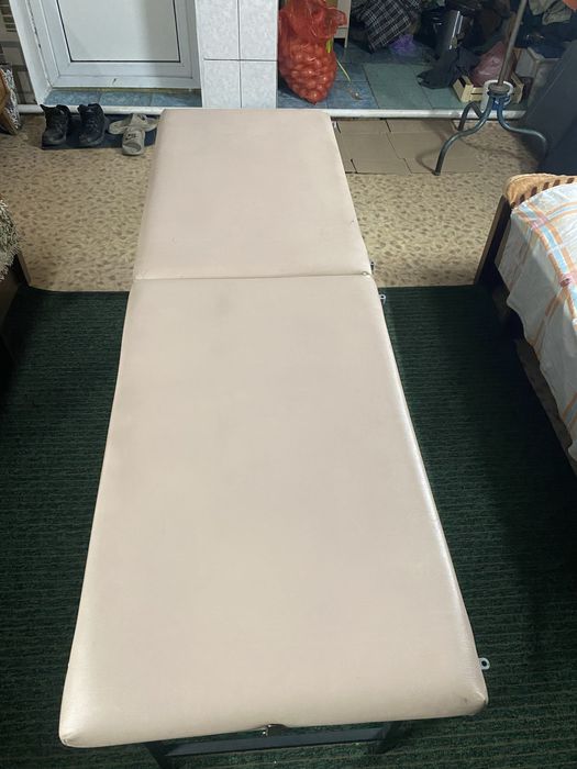 Продам кушетку косметологическую