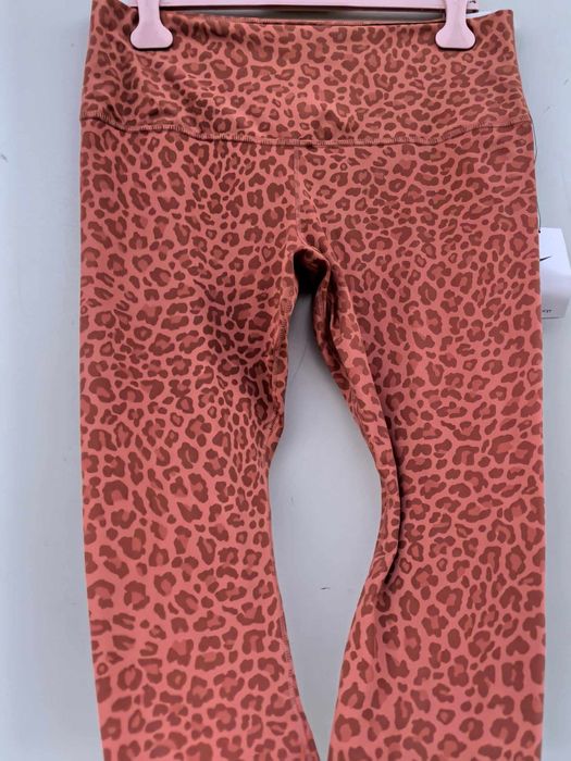 Nike оригинален дамски клин нов  Л размер