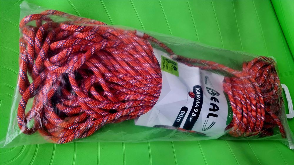 Ново въже за катерене Beal Karma 9,8 mm 60 m - RED