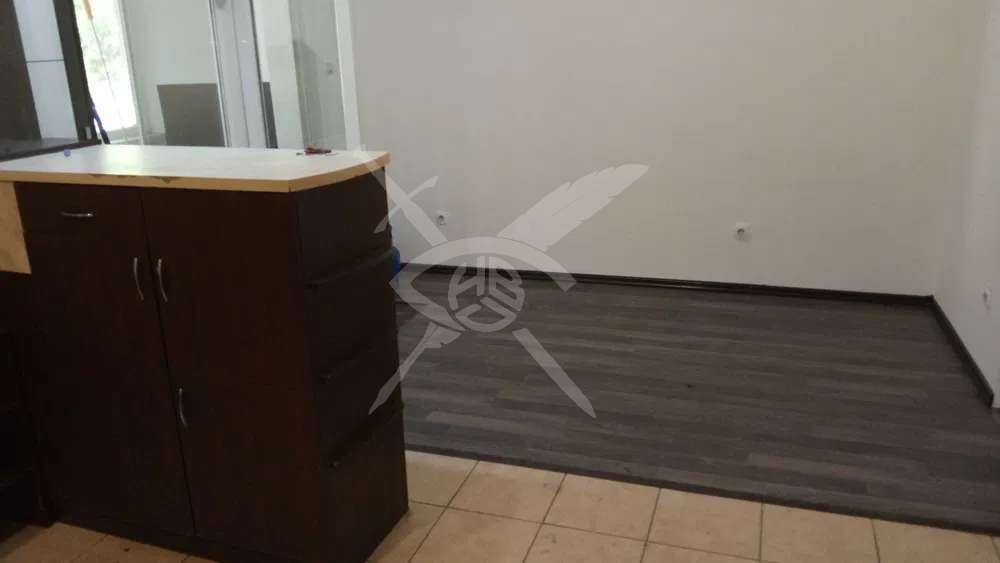 Дава се под наем Тристаен апартамент в Пловдив, Тракия - 72 кв.м за 498.27 € - Снимка #1