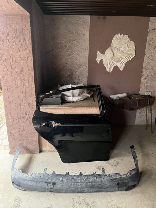 Задняя левая дверь камри 80