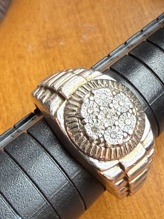 Inel stil Rolex argint aur si diamante