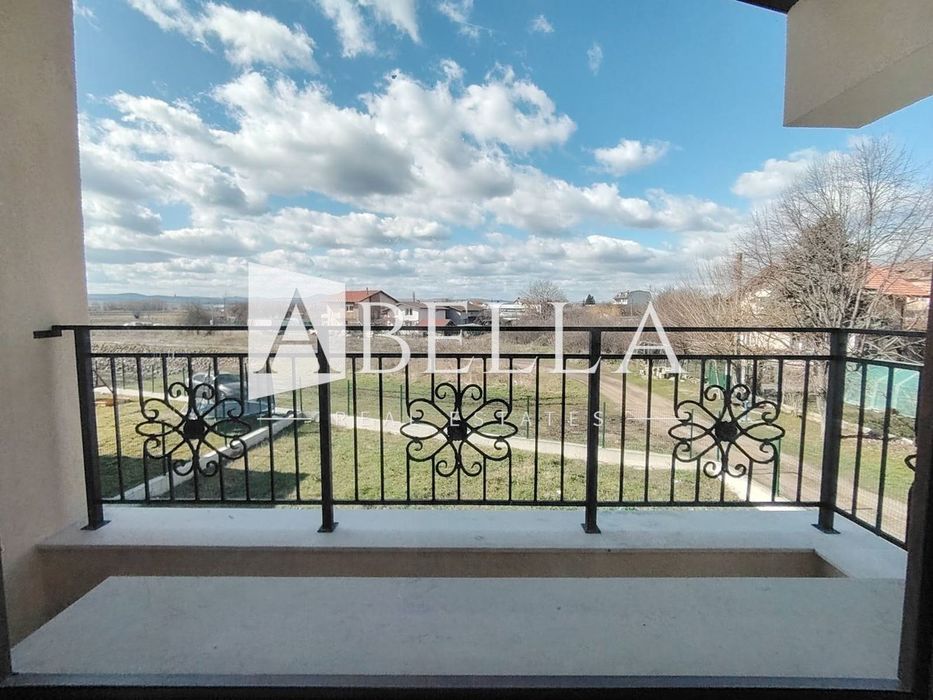 Къща в София, област-с.Петърч площ 211 цена 328000