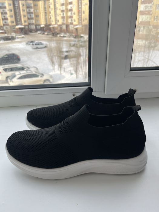 Кроссовки новые, 41 размер