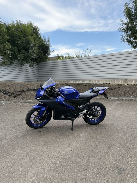 Motocicleta Yamaha yzf r125 2024 pentru A1 16 ani