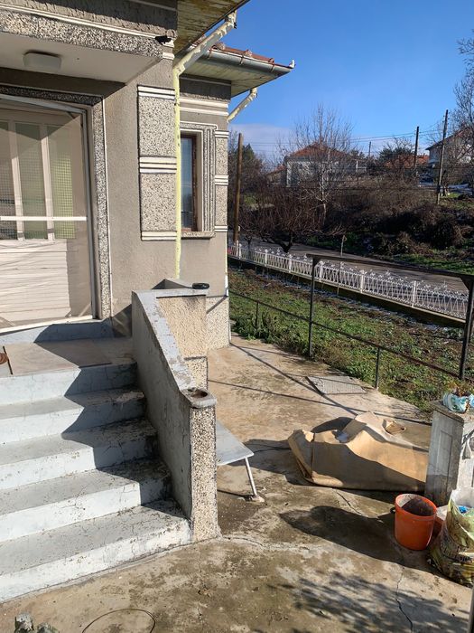 Едноетажна къща с гараж