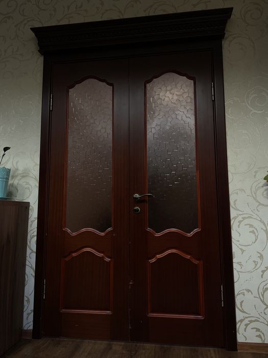 Меж комнатные двери