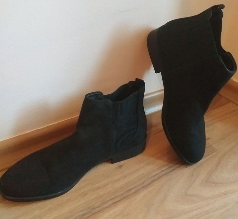 Дамски обувки и кецове