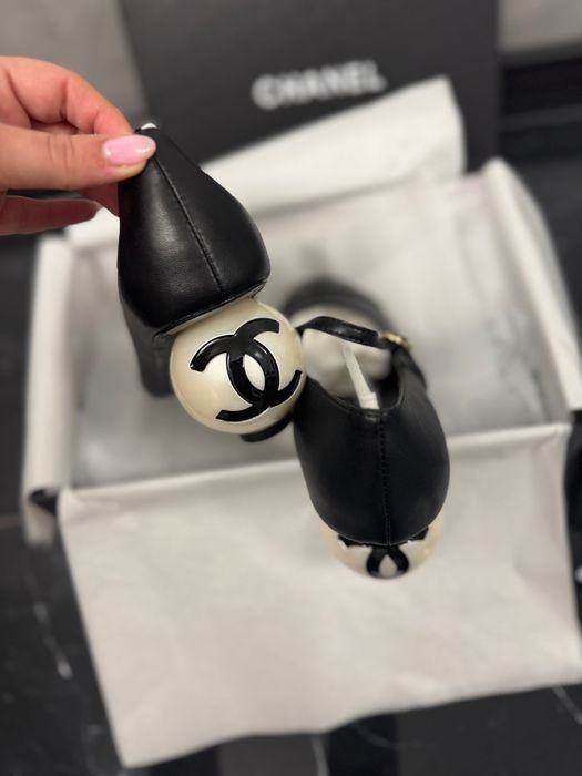 Уникални обувки Chanel