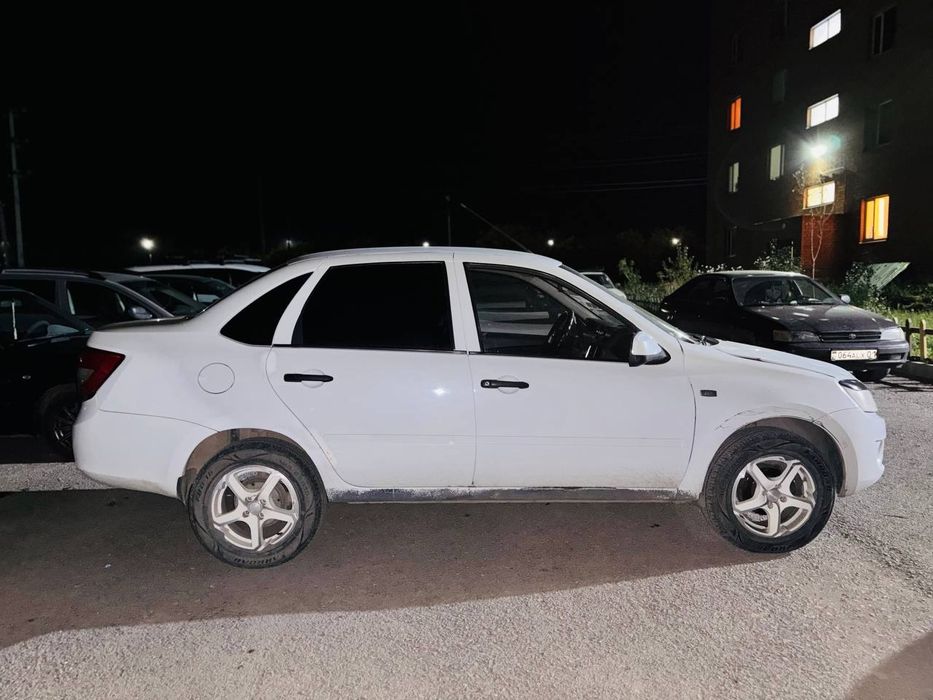 Чисто  салон почти новый